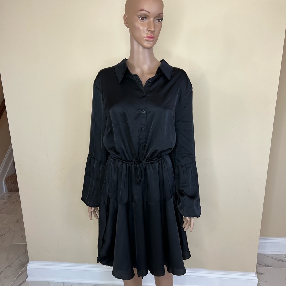 𝅺City chic satin button down dress